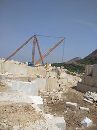 HIGH SPEED DERRICK Crane